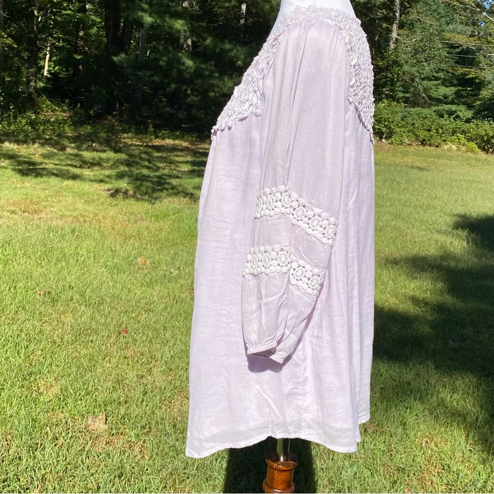 J. PETERMAN TOP BLOUSE TUNIC PALE PURPLE FLORAL LACE ACCENT 3/4 SLEEVE Size M